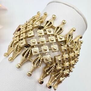 Vintage Coro Pegasus Ornate Optic Gold Tone Panel Link Bracelet MISSING CHAIN